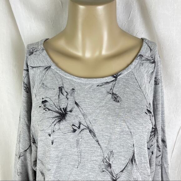 🫶🏼 Heather Grey Floral Print Slouchy Dolman Sleeve Stretch Shirt Forever 21 XS - Picture 2 of 16